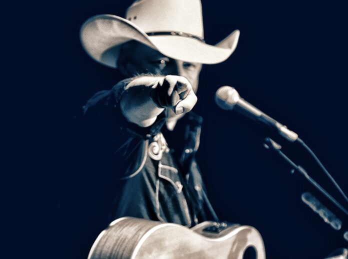 Mark Chesnutt Live at Penn’s Peak